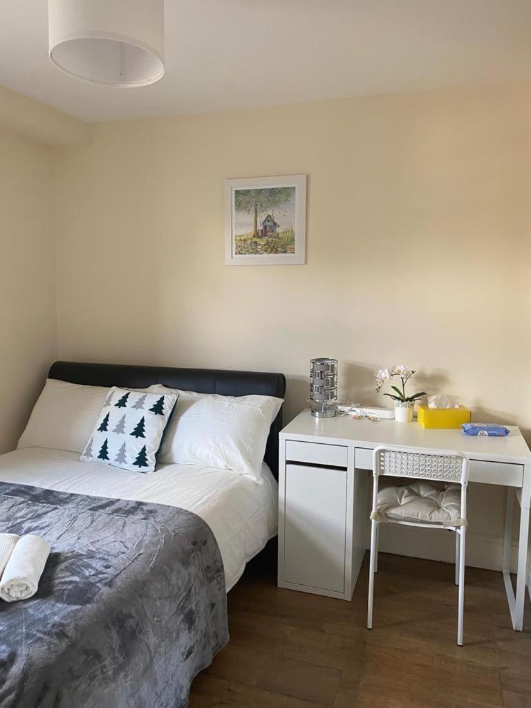 Lovely Private Rooms In Camden, Central Лондон Екстер'єр фото