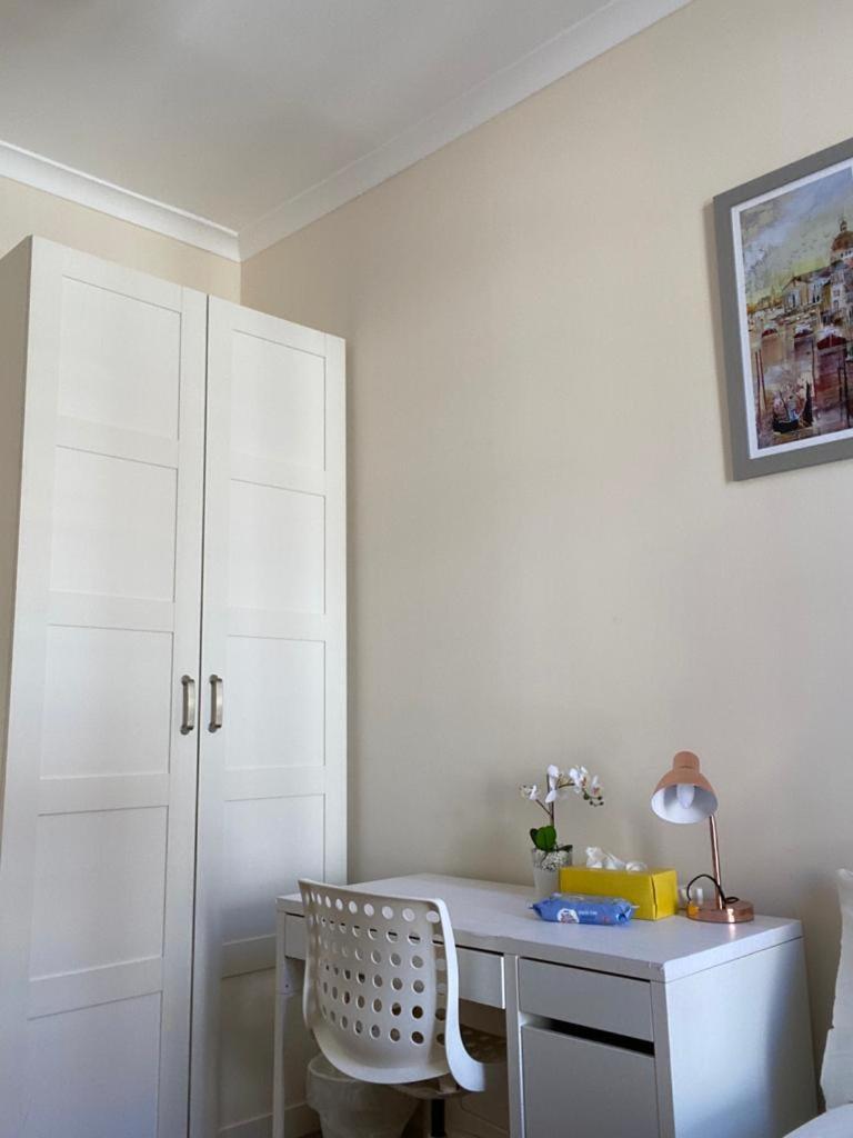 Lovely Private Rooms In Camden, Central Лондон Екстер'єр фото